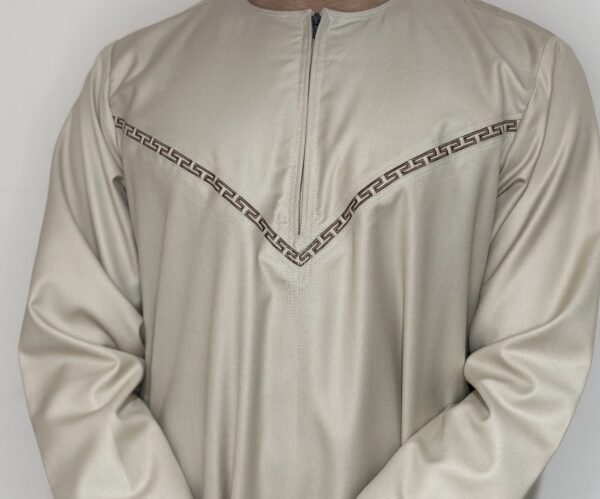 Cream Omani Mens Thobe - Image 3